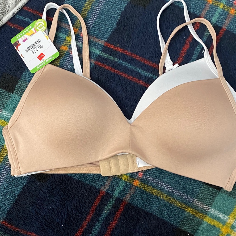 Girl's NEW 2 pk T-Shirt Bra in Nude and White - Smooth Lightly Padded Support